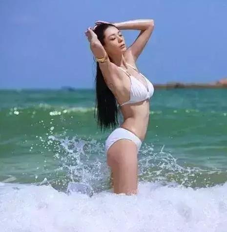 艾尚真符合完美身材标准：堪称中国最完美健身女神