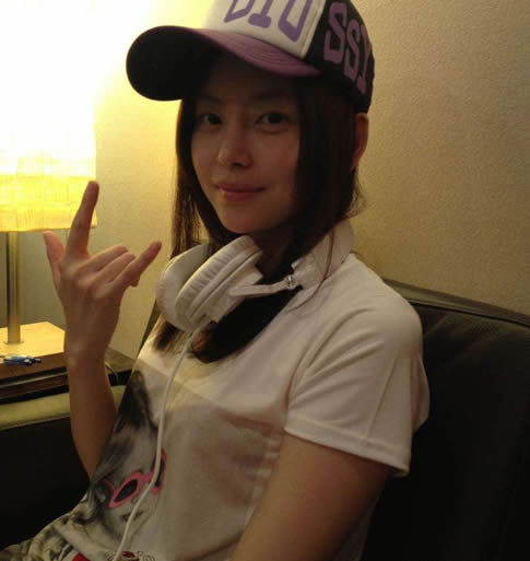 于文文八卦:于文文资料经历图片承认自己整容 于文文八卦:于文文资料经历图片承认自己整容