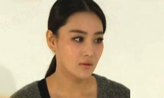 张馨予5年前素颜：受访旧照（组图）