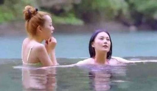 张馨予扔掉身上浴巾那一瞬间:6个女孩嘲笑表情瞬间自卑了 张馨予扔掉身上浴巾那一瞬间:6个女孩嘲笑表情瞬间自卑了