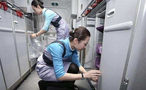 空姐工资:空姐薪水高吗一个月到底有多少揭晓 空姐工资:空姐薪水高吗一个月到底有多少揭晓