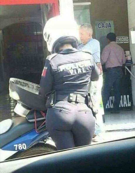 警察小姐姐，我想