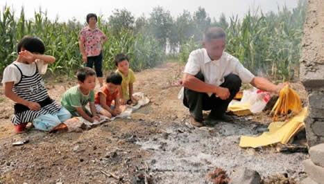 哪些情况下不能上坟:老人讲的农村上坟讲究及注意事项 哪些情况下不能上坟:老人讲的农村上坟讲究及注意事项