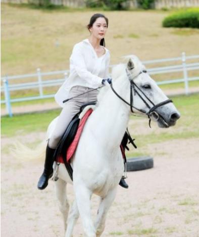 李成敏情圣剧照：李成敏资料照片演过的电视剧