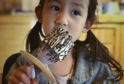 孙莉晒多妹萌照:可爱呆萌(图) 孙莉晒多妹萌照:可爱呆萌(图)