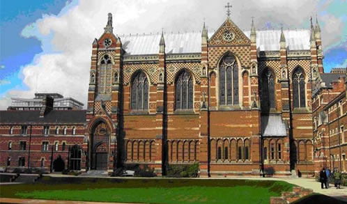 牛津最难考题热议：吸血鬼和僵尸PK大跌眼镜了