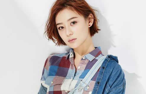 袁姗姗赵英俊同游:美女配才子同款手机壳情侣装 袁姗姗赵英俊同游:美女配才子同款手机壳情侣装