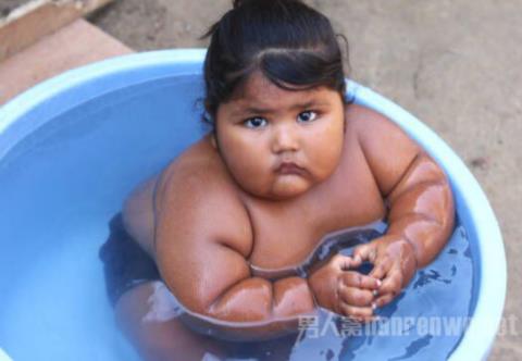 一岁女婴每天吃48顿饭:每半小时吃一次不吃不行 一岁女婴每天吃48顿饭:每半小时吃一次不吃不行