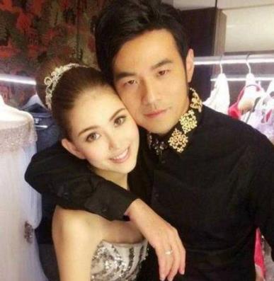 周杰伦带昆凌逛街:秀恩爱高能虐狗(图) 周杰伦带昆凌逛街:秀恩爱高能虐狗(图)