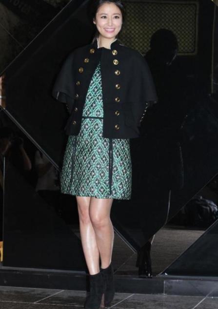 林心如贵妇造型吸睛：气质迷人穿衣太漂亮图片欣赏