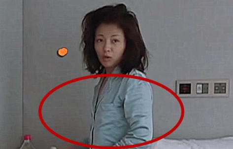 刘涛素颜起床照:看着窗外一脸懵网友表示很可爱 刘涛素颜起床照:看着窗外一脸懵网友表示很可爱