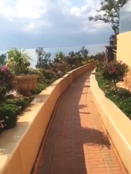 王菲豪华别墅曝光:别墅外观美景(图) 王菲豪华别墅曝光:别墅外观美景(图)