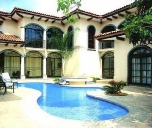 王菲豪华别墅曝光:别墅外观美景(图) 王菲豪华别墅曝光:别墅外观美景(图)