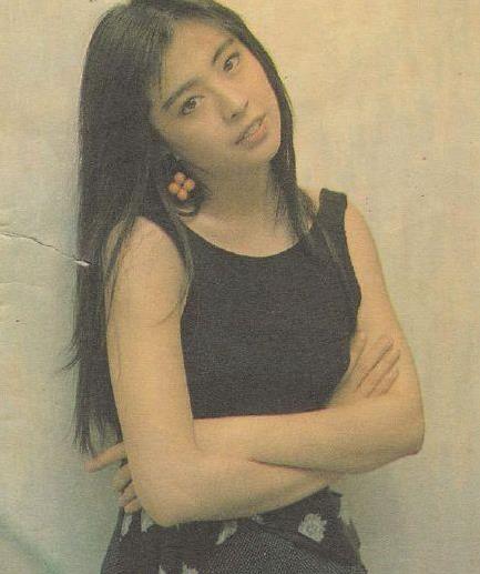 51岁王祖贤近照：白衣红裙容貌气质少女范（图）