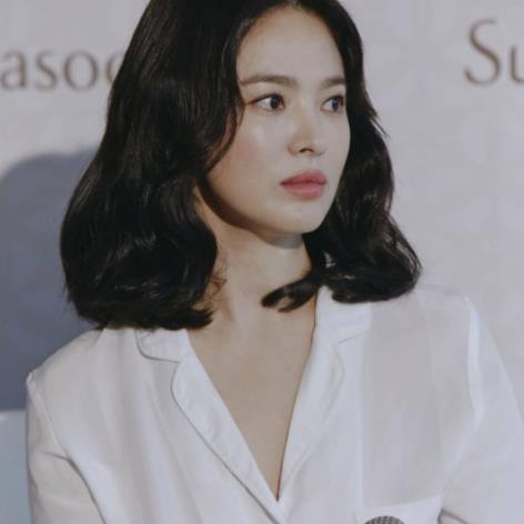 宋慧乔逆龄如少女：成熟的韵味外貌有CP感（图）