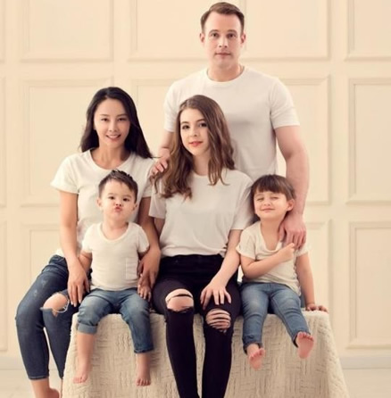 马雅舒个人资料简介：马雅舒混血儿女正面照颜值高