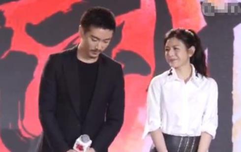 陈晓陈妍希罕见同框：一场遇见爱情的旅行甜蜜瞬间