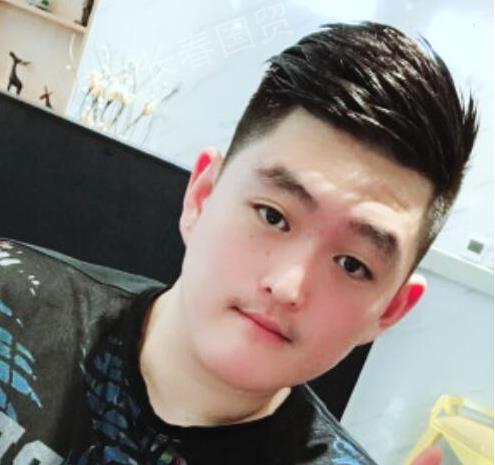 赵本山儿子近照:21岁儿子多才多艺(图) 赵本山儿子近照:21岁儿子多才多艺(图)