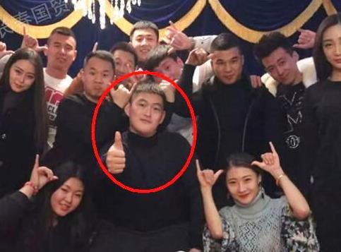 赵本山儿子近照:21岁儿子多才多艺(图) 赵本山儿子近照:21岁儿子多才多艺(图)