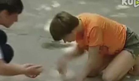 世界十大兽孩：自然中野兽养大的孩子都经历了什么