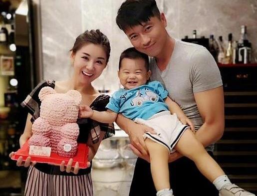 李小萌老公王雷简历曝光：恩爱甜蜜12年,三口温馨照