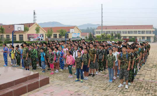 稍息是左脚还是右脚：动作要领步骤这次终于明白了