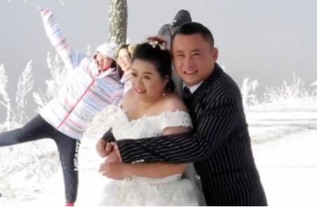 这才是美丽冻人啊:零下17℃雪景下拍婚纱(因为爱情) 这才是美丽冻人啊:零下17℃雪景下拍婚纱(因为爱情)