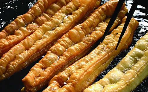 油炸食品的危害:都心知肚明,油炸食品在垃圾食品中居首 油炸食品的危害:都心知肚明,油炸食品在垃圾食品中居首