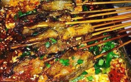 油炸食品的危害:都心知肚明,油炸食品在垃圾食品中居首 油炸食品的危害:都心知肚明,油炸食品在垃圾食品中居首