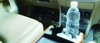 矿泉水瓶上有这样的标签千万别买（生活常识）