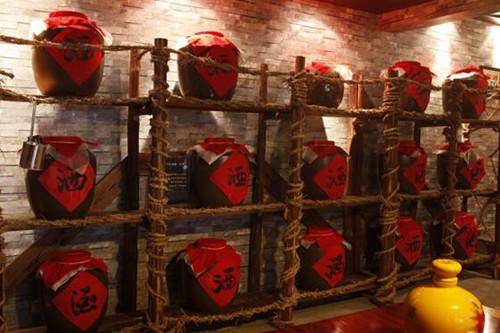 每天喝一点酒对身体到底有无好处(适度有益但有条件) 每天喝一点酒对身体到底有无好处(适度有益但有条件)