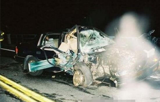 鬼魂之谜镜头下的真实影子：诡异无法解释（细致极恐）