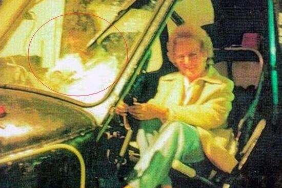 鬼魂之谜镜头下的真实影子：诡异无法解释（细致极恐）