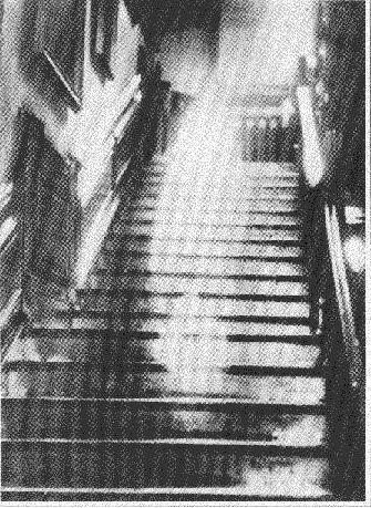 鬼魂之谜镜头下的真实影子：诡异无法解释（细致极恐）