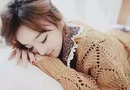 晚上睡越早反而早上越困的原因：越睡越困怎么办