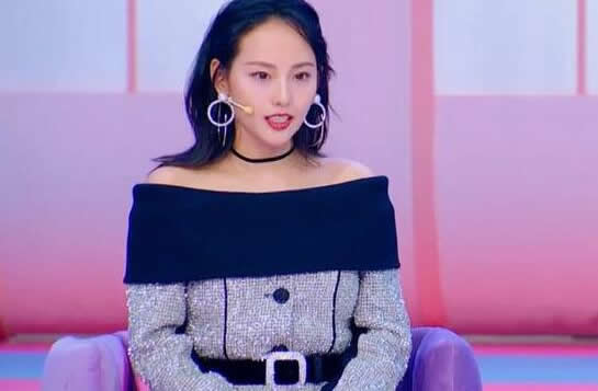 张嘉倪豪宅浴室曝光:宽敞空间超大浴缸还有汗蒸房 张嘉倪豪宅浴室曝光:宽敞空间超大浴缸还有汗蒸房