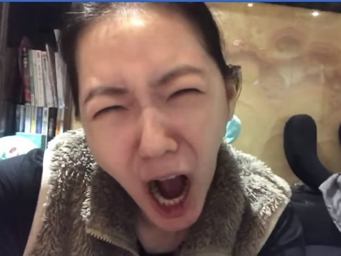 小S深夜崩溃自白:素颜出镜想到美食想退演艺圈 小S深夜崩溃自白:素颜出镜想到美食想退演艺圈