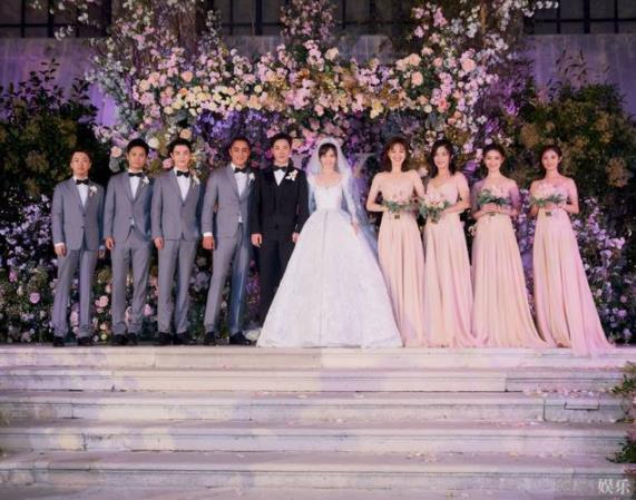 罗晋唐嫣婚礼美照：罗晋绅士优雅,唐嫣纱圣洁美丽