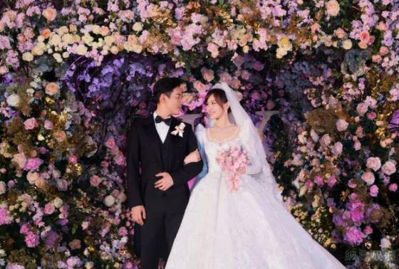 罗晋唐嫣婚礼美照：罗晋绅士优雅,唐嫣纱圣洁美丽