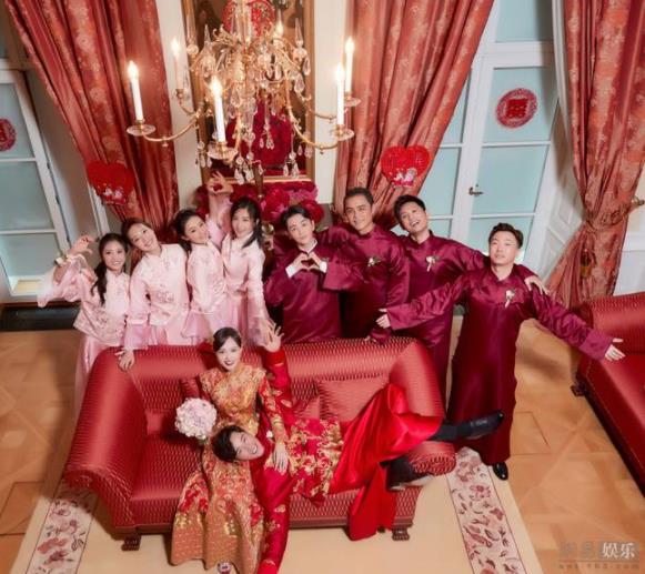 罗晋唐嫣婚礼美照：罗晋绅士优雅,唐嫣纱圣洁美丽