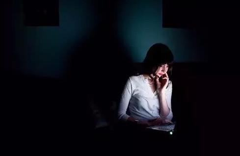 晚上九点之后千万别做这些事情(应好好享受生活) 晚上九点之后千万别做这些事情(应好好享受生活)