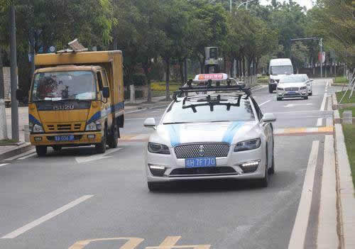 自动驾驶出租车：360度全方位感知起步价12元可体验