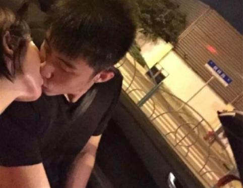 黄景瑜女友:女方身份是她还有亲密接吻照(图) 黄景瑜女友:女方身份是她还有亲密接吻照(图)