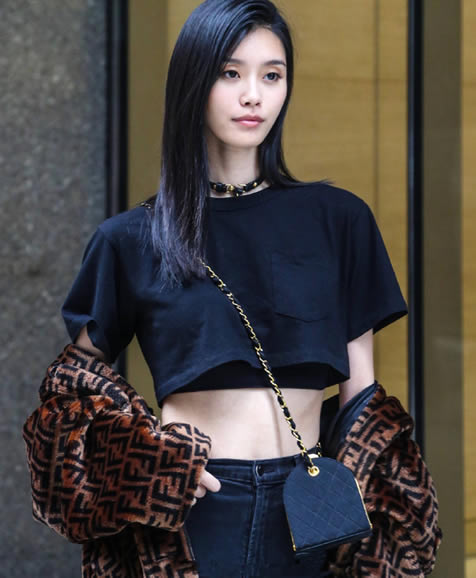 奚梦瑶维密秀试装:一身黑装扮秀出的小蛮腰(图) 奚梦瑶维密秀试装:一身黑装扮秀出的小蛮腰(图)