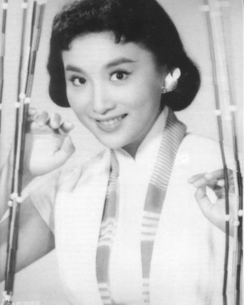 金庸心中的女神：夏梦被誉影坛西施（金庸与夏梦照片）