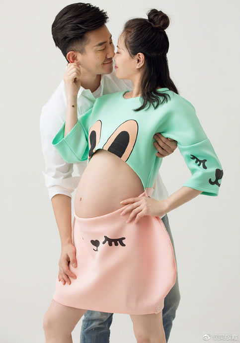 吴敏霞晒另类全家福:期待宝宝降临十分温馨(图) 吴敏霞晒另类全家福:期待宝宝降临十分温馨(图)