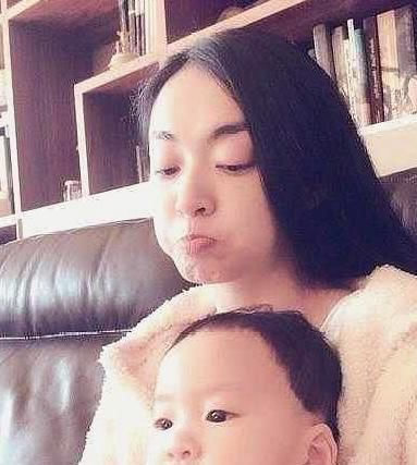 《功夫》里龅牙珍生活照:秀丽惊艳(图) 《功夫》里龅牙珍生活照:秀丽惊艳(图)