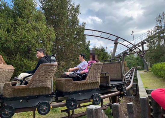 国民老公王思聪程雅婷日本合照:甜蜜互动恋情曝光 国民老公王思聪程雅婷日本合照:甜蜜互动恋情曝光