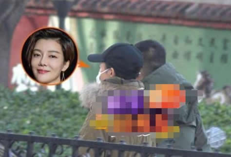 车晓与男友遛弯:有说有笑画面温馨(图) 车晓与男友遛弯:有说有笑画面温馨(图)