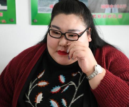 女演员胖到呼吸困难:体重293斤女演员的一组照片 女演员胖到呼吸困难:体重293斤女演员的一组照片